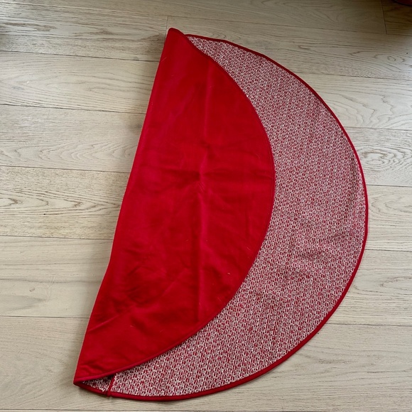 Target Wondershop Red/White Christmas Tree Skirt - Picture 5 of 7